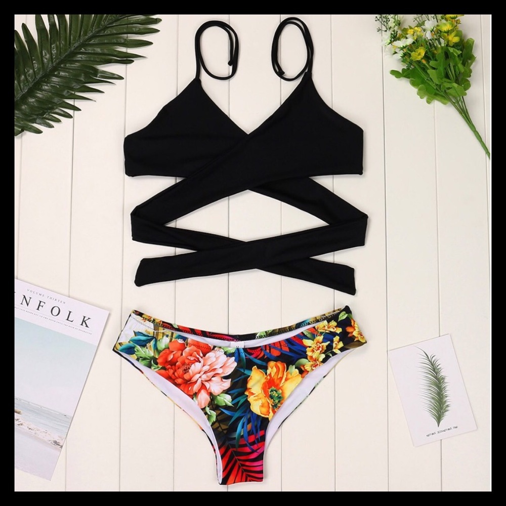 last one!!🌸🌺TROPICAL BANDAGE BIKINI🌸🌺 - Picture 2 of 4